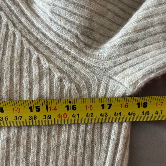 Naif Wool Light Gray Sweater Sz XS - Picture 8 of 8